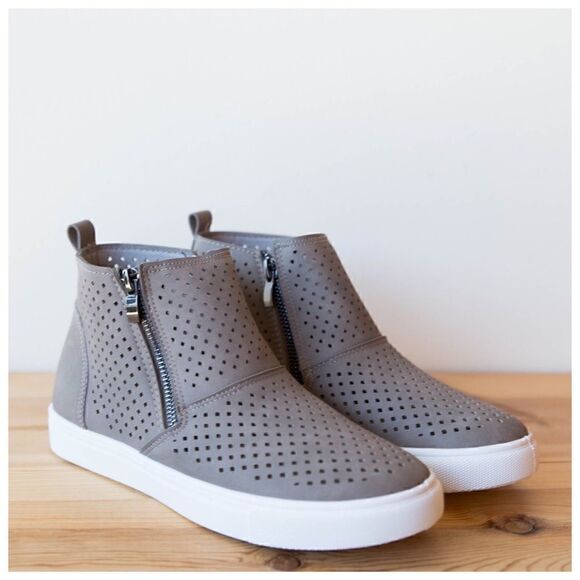 Pierre Dumas Comfort Foam Perforated Slip On Sneakers High Top Taupe Fast-5 - Picture 2 of 11